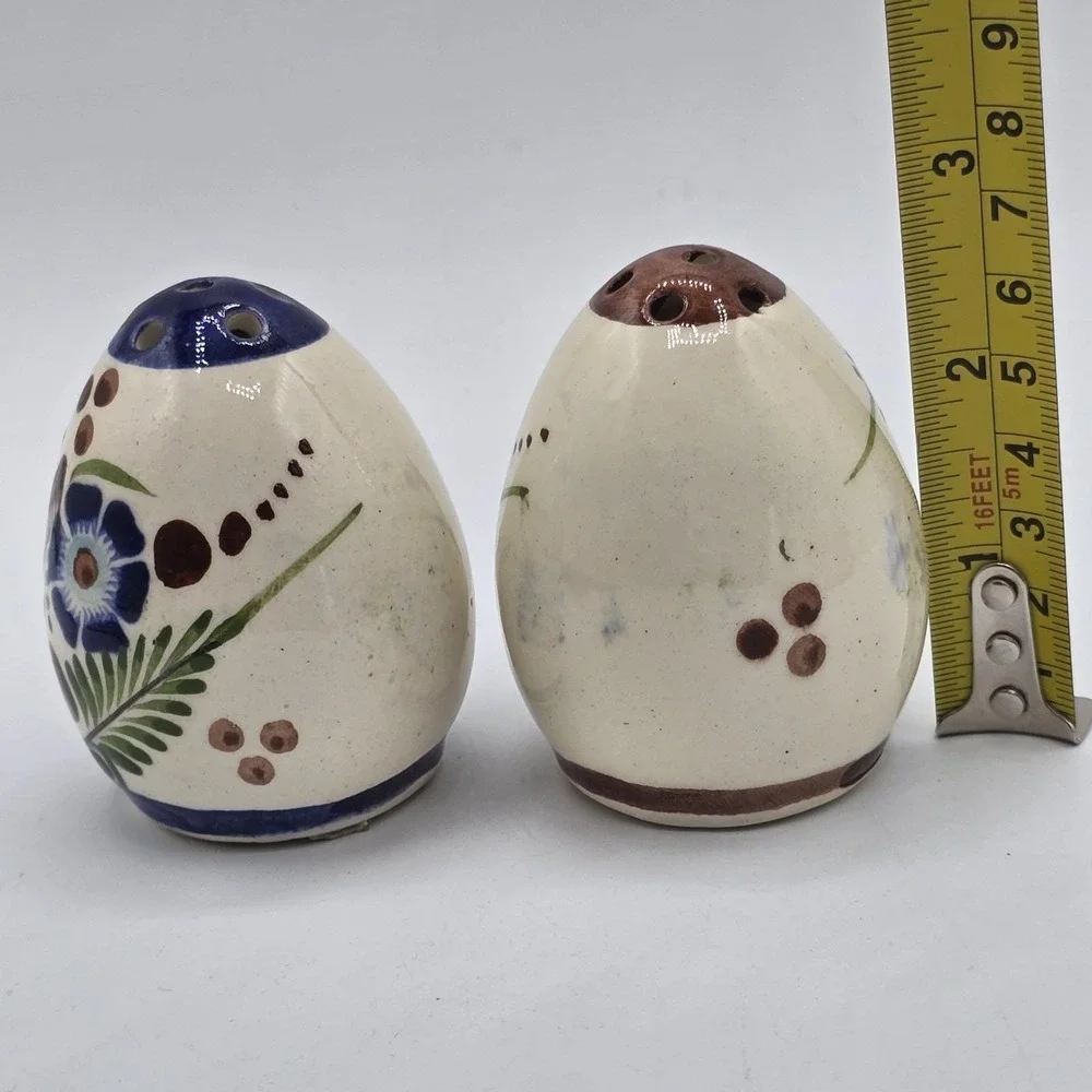 Salt & Pepper Shakers Egg Shaped Hand Painted Floral Mexico Signed Vtg Set
